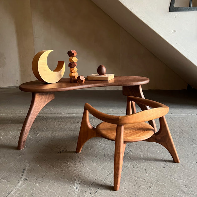komachi.【現物につき】ローテーブル　木製テーブル　✨　ハンドメイド KOMA Baby Table（ウォルナット）｜角のない木製キッズローテーブル
