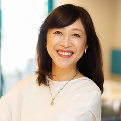 横浜の食ブランド「ICONIC STAGE」代表の吉備 カヨさん。１棟のビルで栽培から提供までを完結させる第６次産業モデルを実践