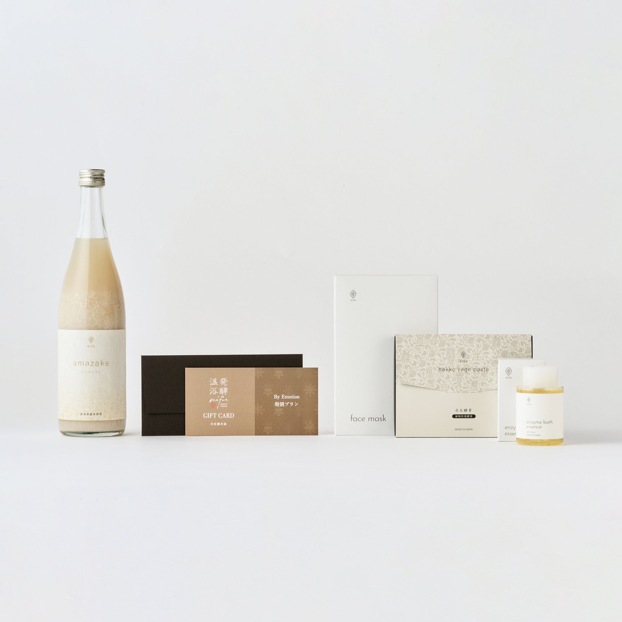 By Emotion  特別プラン　お届け商品内容<br>⼊浴券x１、丹⽣酵素30包⼊×１、蔵元のこうじ⽢酒×１、face mask 5 枚⼊ x１、enzyme bath essence 100ml x１）