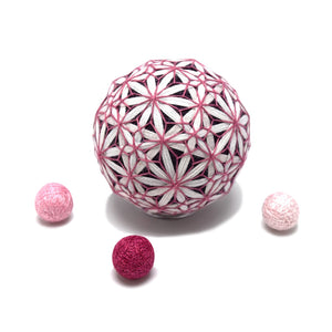 万華鏡のような美しさ】讃岐かがり手まり – By Emotion