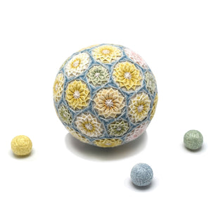 万華鏡のような美しさ】讃岐かがり手まり – By Emotion