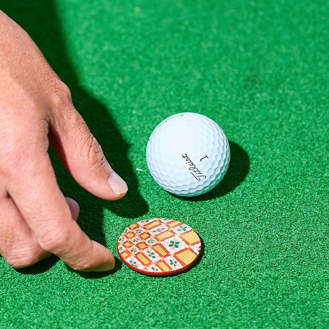 米久窯 九谷焼赤絵細描 ゴルフマーカー オーダーメイドで制作 – By Emotion