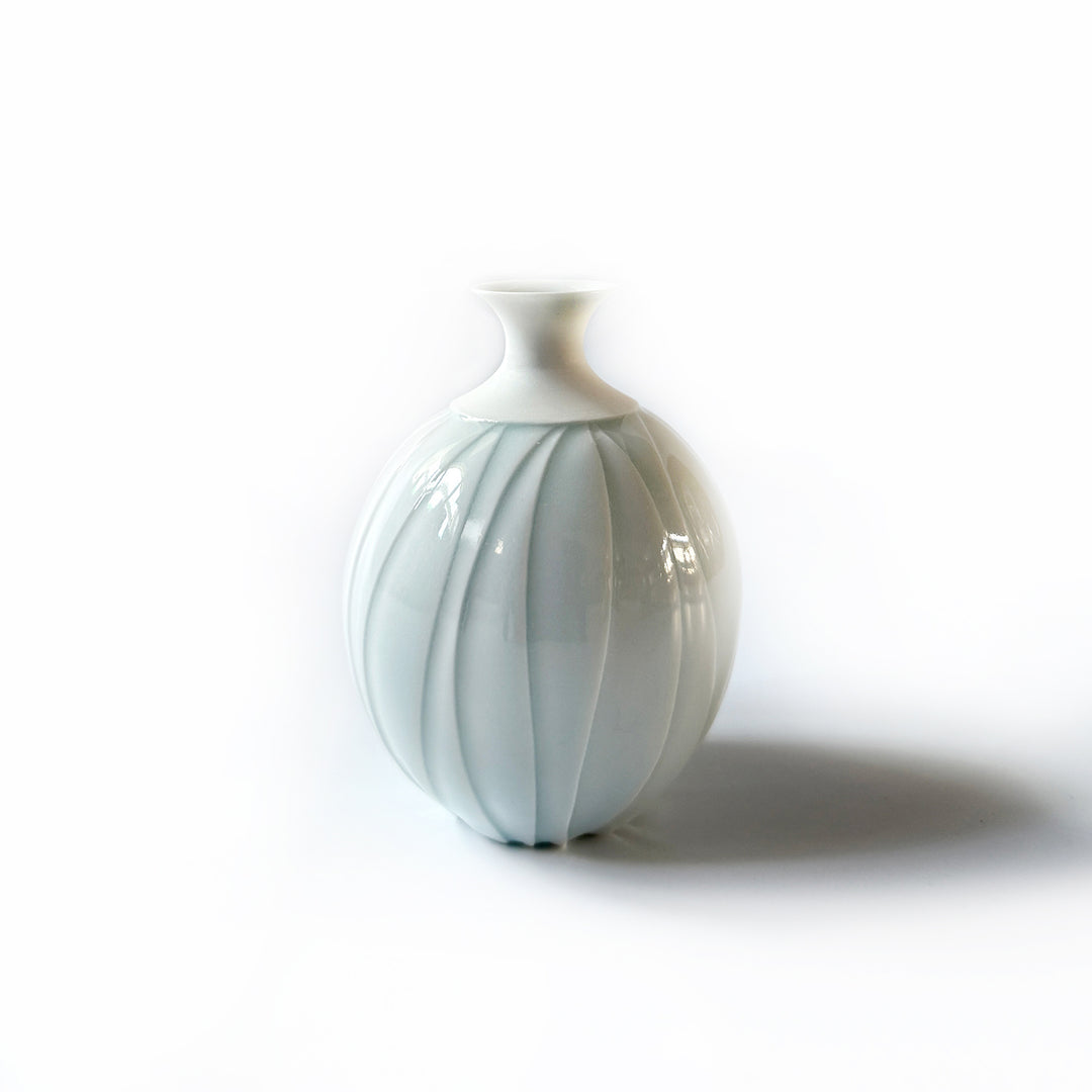 ⭕️高井進 妙高焼　青磁 一輪挿　花器　花瓶　白磁　磁器　夏　花入　工芸品　作家 Amazon.co.jp: 高井進 妙高焼 青磁 一輪挿 花器 花瓶 白磁 磁器