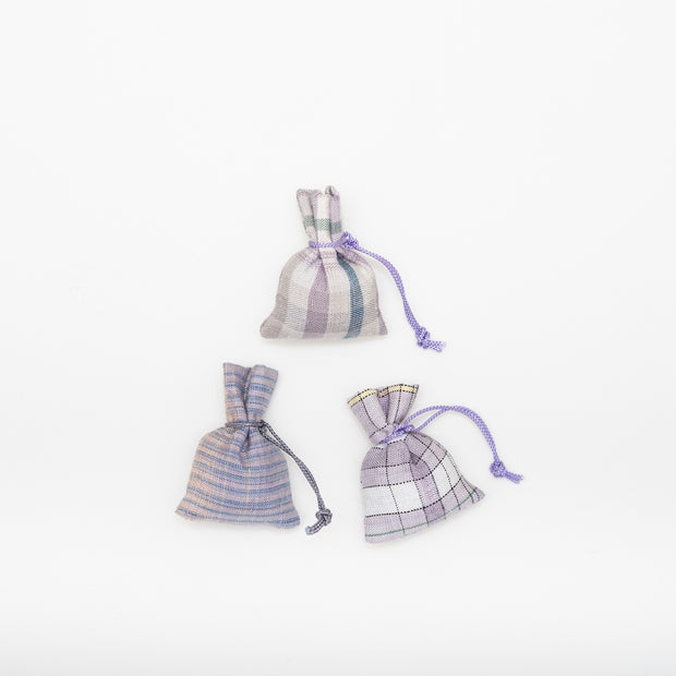 紫<br>素材：裂（絹100%）・組紐（レーヨン100%）<br>横約4×縦5×厚さ2cm