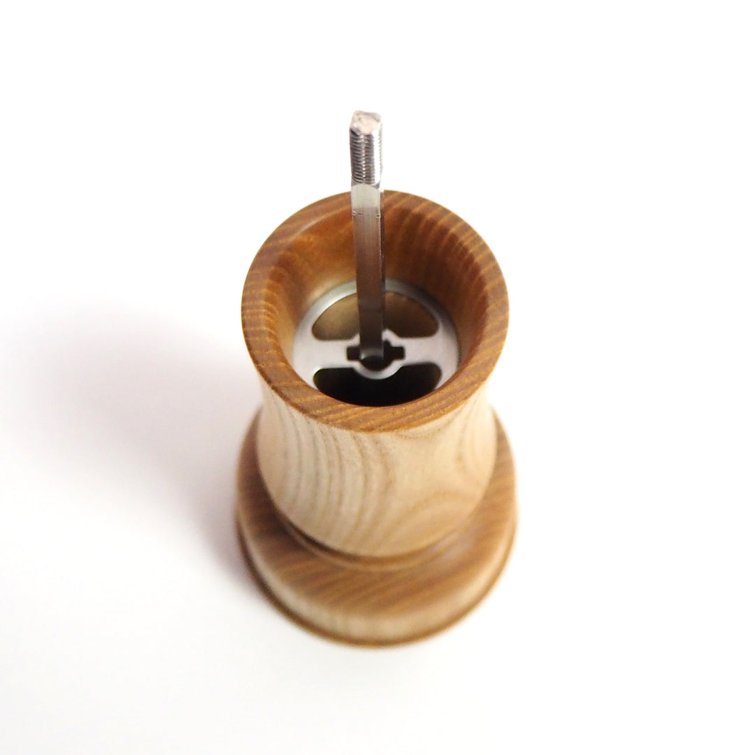 木工ヤマニ デザインと使い心地を兼ね備えた「ソルトミル」 – By Emotion