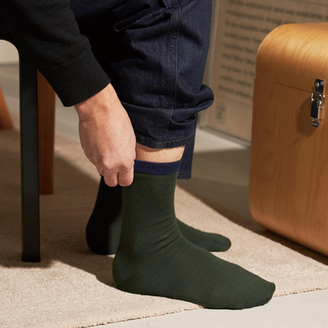 FEEL MY FOOTSTEPS pattern socks「SIMPLE」 – By Emotion