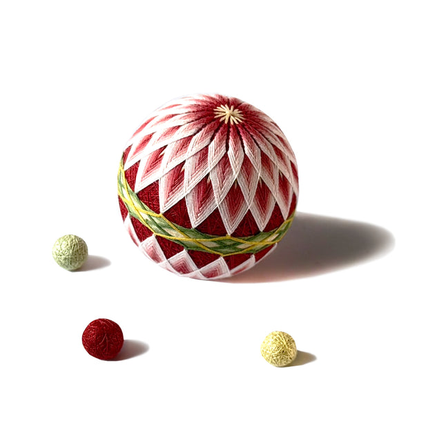 十六菊かがり（円周24cm）