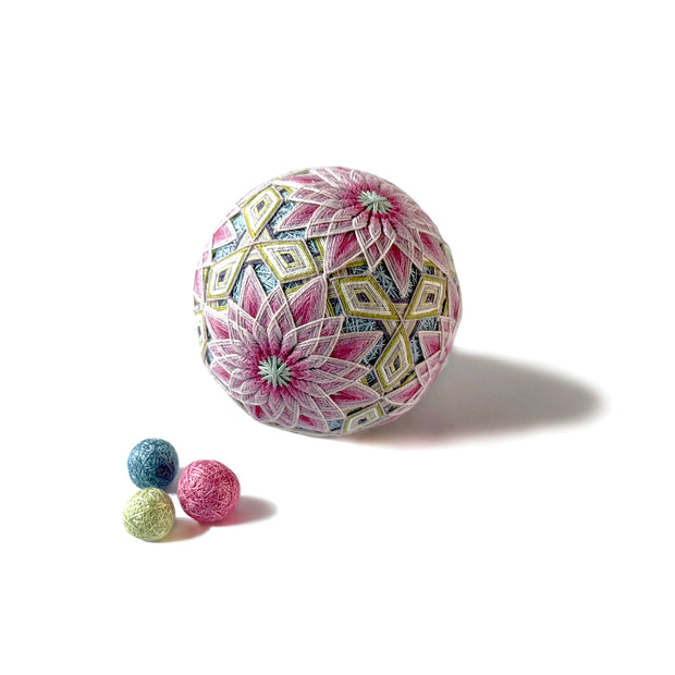 三菱と菊（円周24cm）