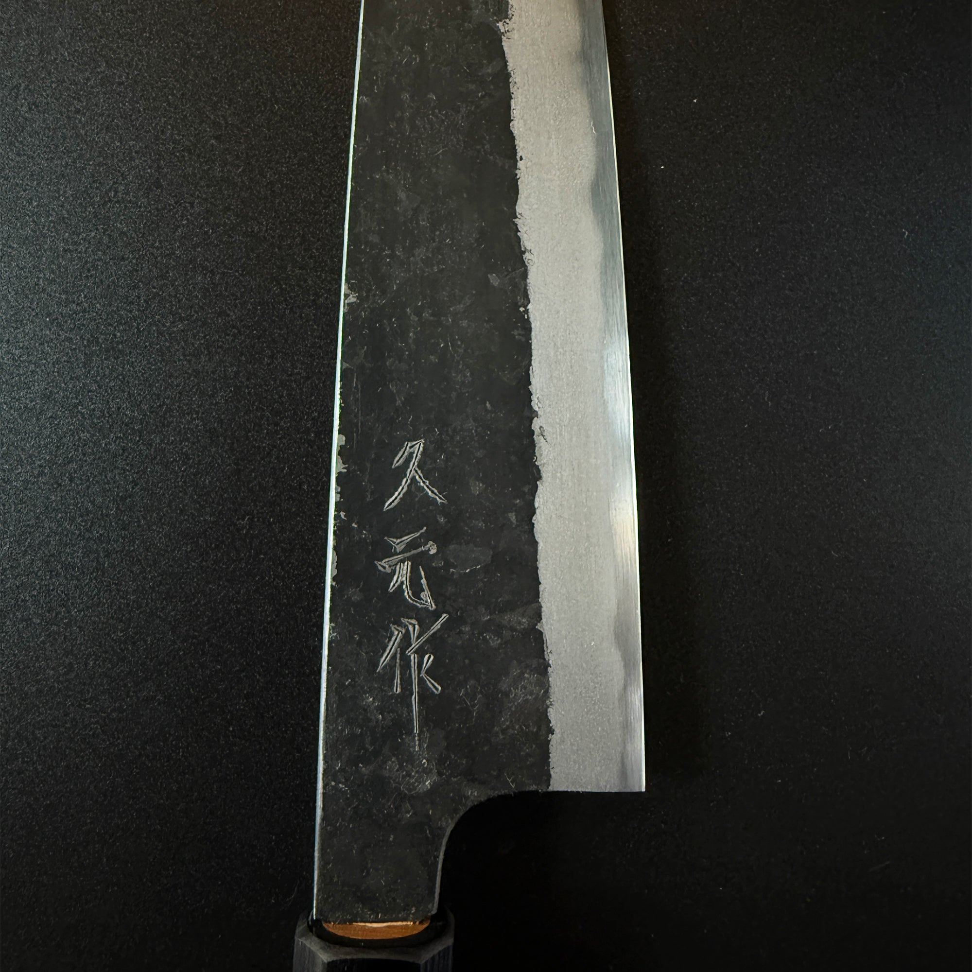 鋼の重厚感と風格が漂います