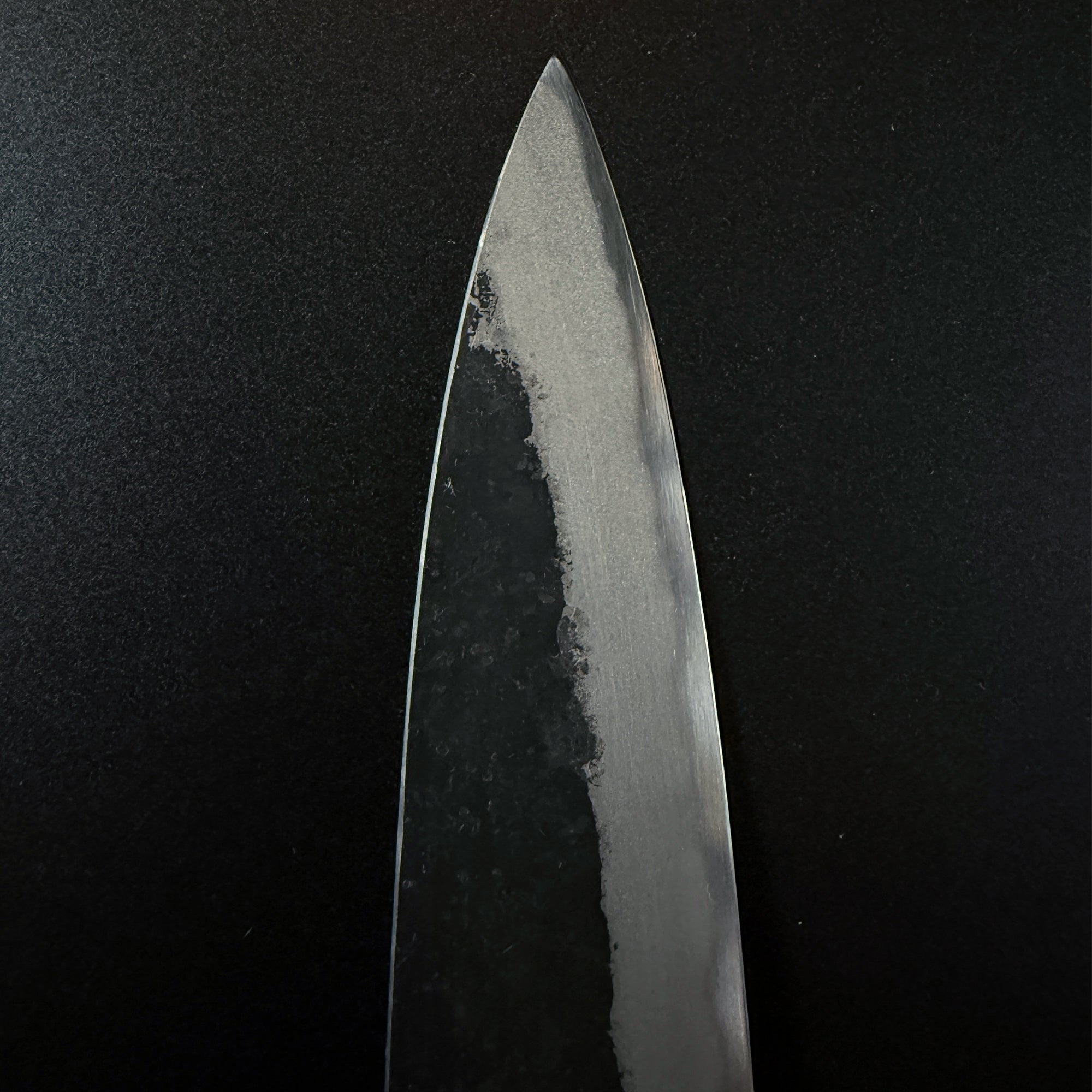 砥石で丁寧に研がれた刃先