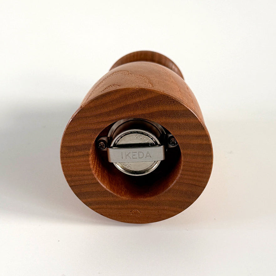 木工ヤマニ デザインと使い心地を兼ね備えた「ペッパーミル」 – By Emotion