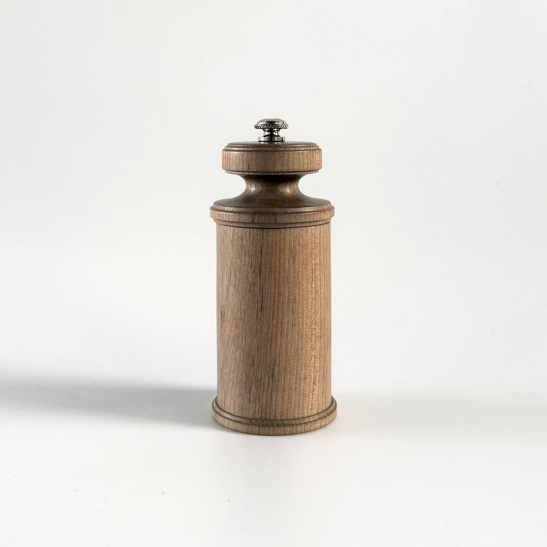 木工ヤマニ デザインと使い心地を兼ね備えた「ソルトミル」 – By Emotion