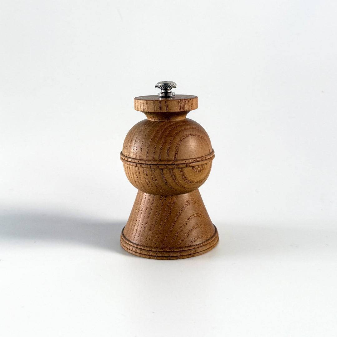 木工ヤマニ デザインと使い心地を兼ね備えた「ソルトミル」 – By Emotion