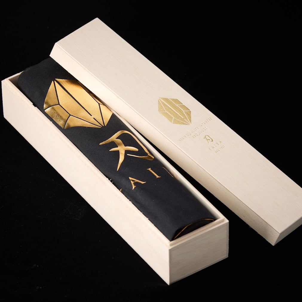 一本ずつ木箱に入れてお届けします