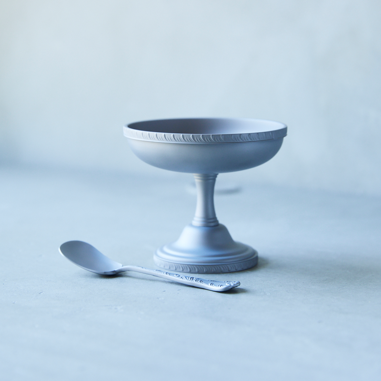 アイスクリームカップ・スプーン レトロフューチャーなテーブルウェア