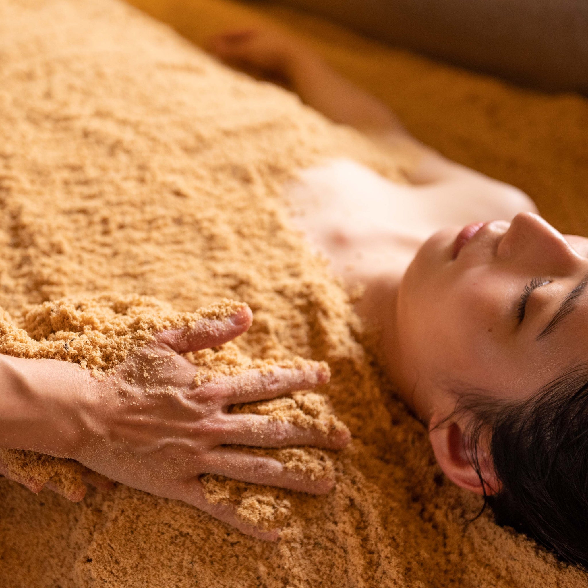 ふわさらのヒノキパウダーに包まれる、癒し時間