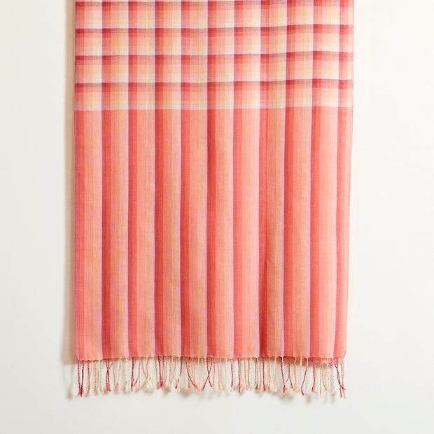 万華鏡 ー 茜<br>約58×204cm<br>絹65%・オーガニックコットン35%