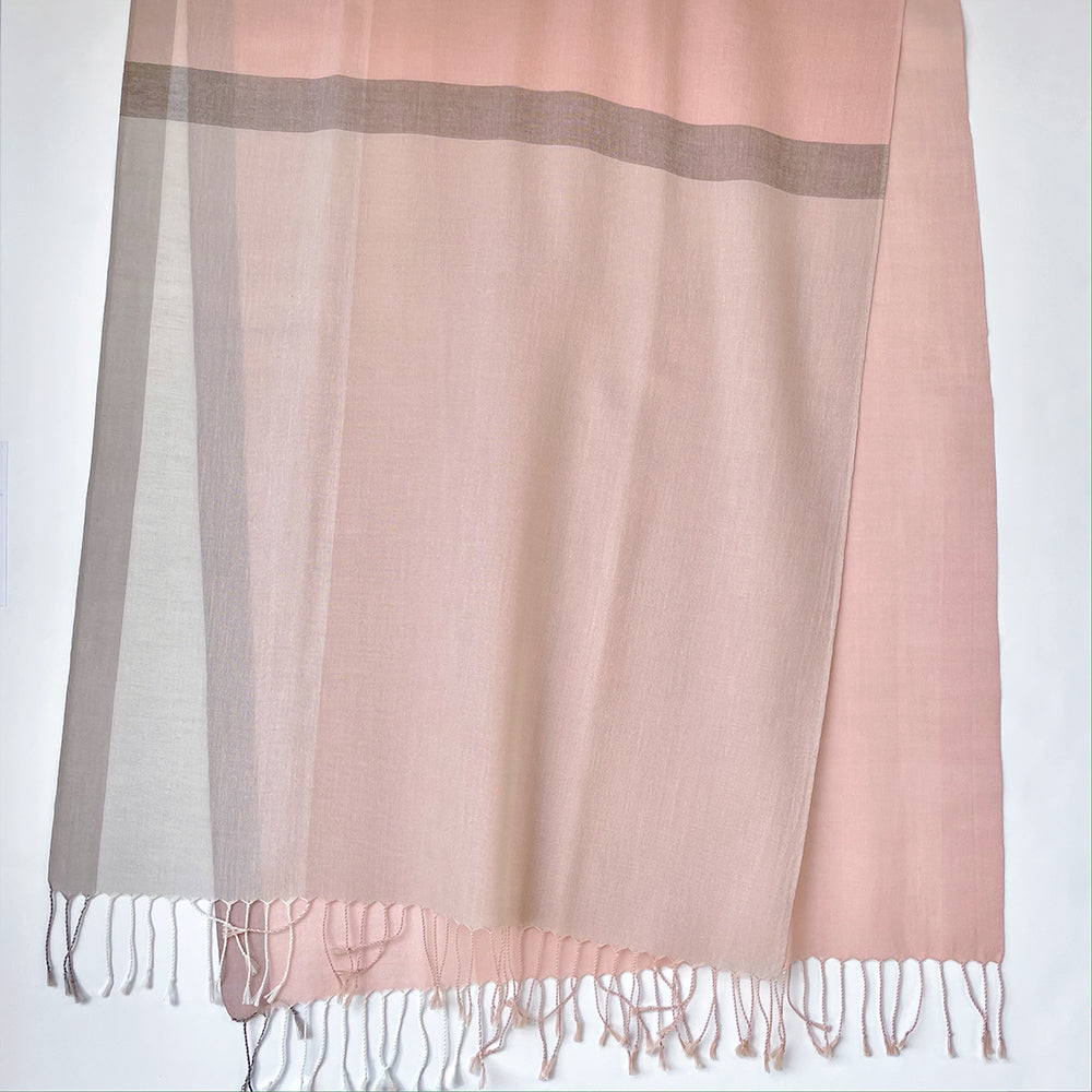 プラターここにある桜<br>約59×200cm<br>絹65%・オーガニックコットン35%