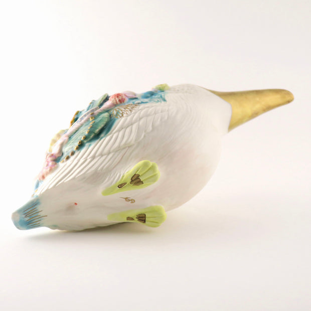 大石 早矢香<br>
「ヒスイ注器」<br>
高さ110×幅200×奥行80mm<br>
制作年：2023年<br>
半磁土