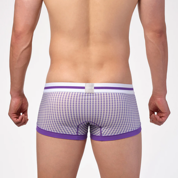 パープル　後面<br>モデル着用サイズ：L<br>（身長180cm/体重70kg/ヒップ91cm）