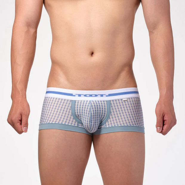 レイン　前面<br>モデル着用サイズ：L<br>（身長180cm/体重70kg/ヒップ91cm）