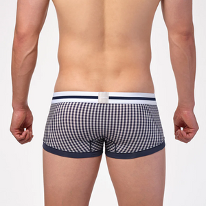 ネイビー　後面<br>モデル着用サイズ：L<br>（身長180cm/体重70kg/ヒップ91cm）