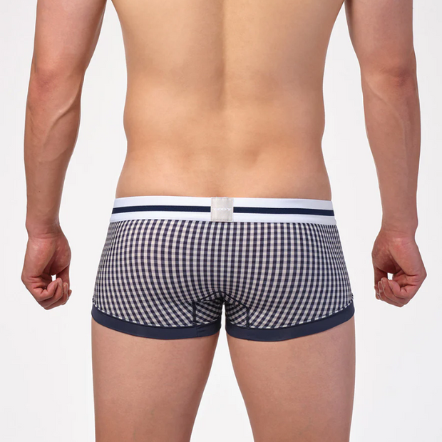 ネイビー　後面<br>モデル着用サイズ：L<br>（身長180cm/体重70kg/ヒップ91cm）