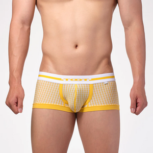 イエロー　前面<br>モデル着用サイズ：L<br>（身長180cm/体重70kg/ヒップ91cm）