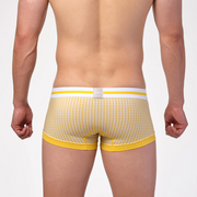 イエロー　後面<br>モデル着用サイズ：L<br>（身長180cm/体重70kg/ヒップ91cm）