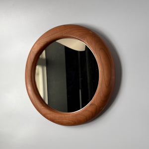 木製 無垢材 くり抜き 削りだし 丸窓 フォトフレーム 円形額縁 ヴィンテージ KOMA Maru Mirror｜4つの無垢材で作る円形ミラー｜By Emotion