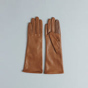 カラー：LUGGAGE<br>素材：羊革<br>サイズ：21cm（全長約30cm）<br>日本製