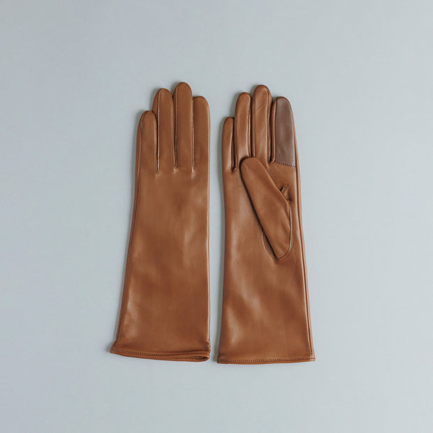 カラー：LUGGAGE<br>素材：羊革<br>サイズ：21cm（全長約30cm）<br>日本製