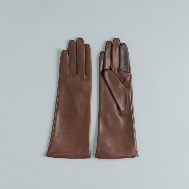 カラー：TAN<br>素材：羊革<br>サイズ：21cm（全長約30cm）<br>日本製