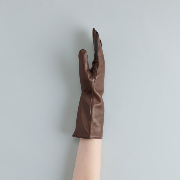 カラー：TAN<br>素材：羊革<br>サイズ：21cm（全長約30cm）<br>日本製