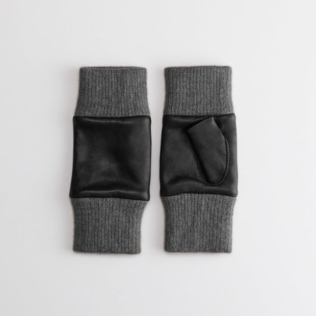 カラー：BLACK<br>素材：羊革 / カシミヤ<br>サイズ：21cm<br>日本製