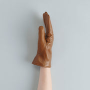 カラー：LUGGAGE<br>素材：羊革<br>サイズ：21cm（全長約23cm）<br>日本製