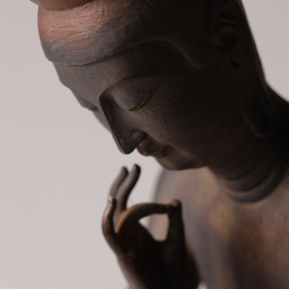 MORITA イスム 弥勒菩薩 広隆寺の国宝・半跏思惟像を再現｜By Emotion