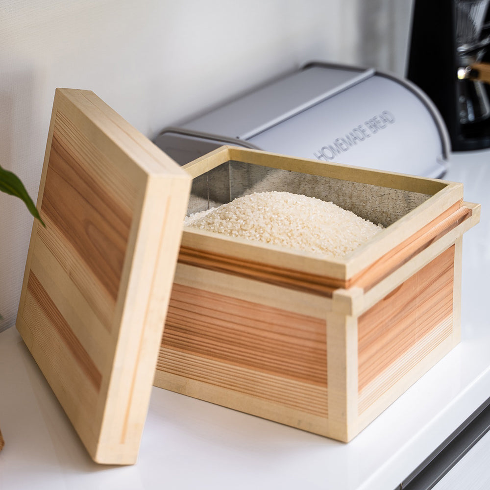 防湿、防虫、防酸化に優れた茶箱は、お米の保管に最適です。