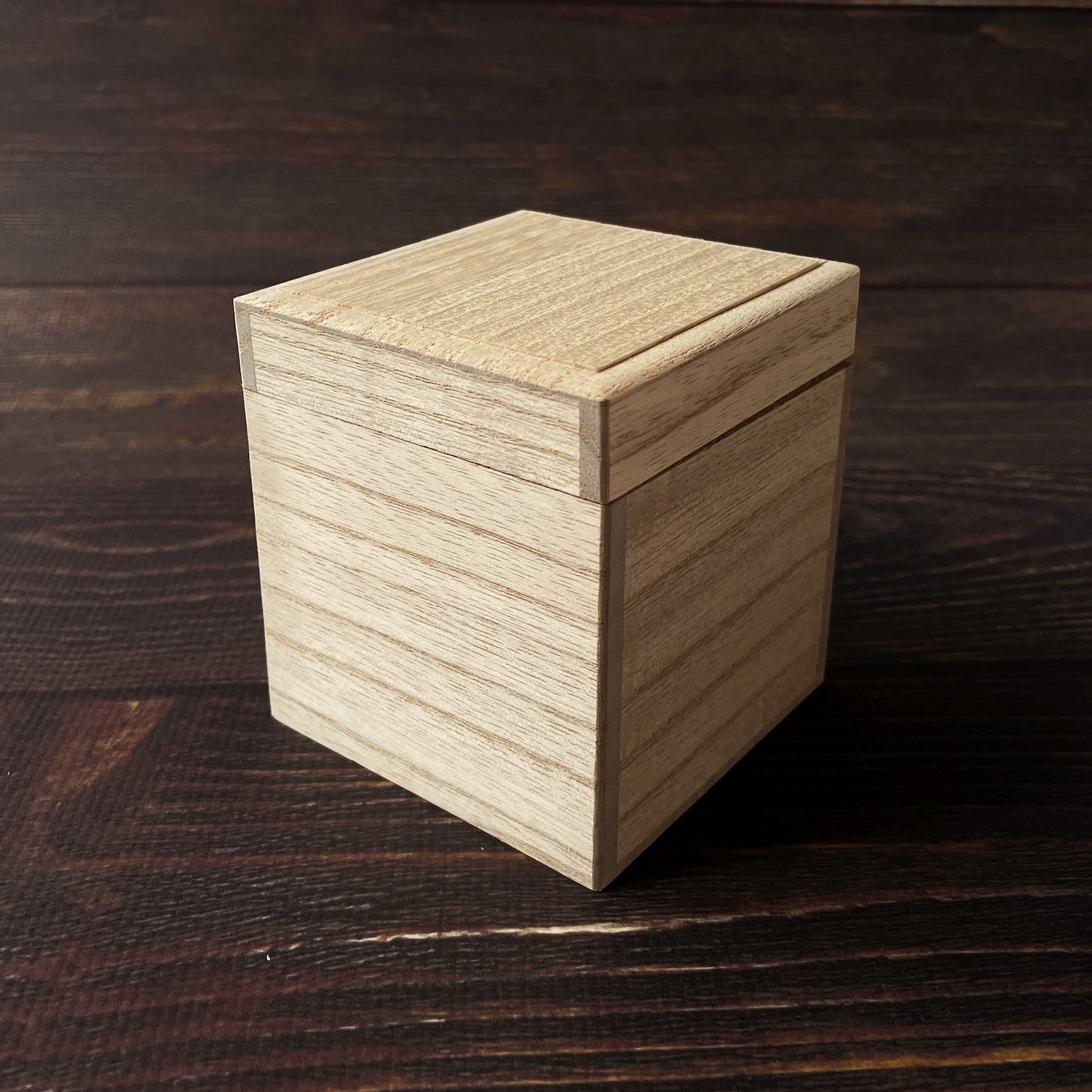 専用箱に入れてお届け