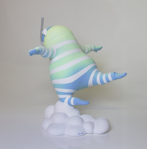 「snorkeler -New beginnings-」<br>
高さ320×幅305×奥行260mm<br>
制作年：2024年<br>
レジン、アクリル絵具