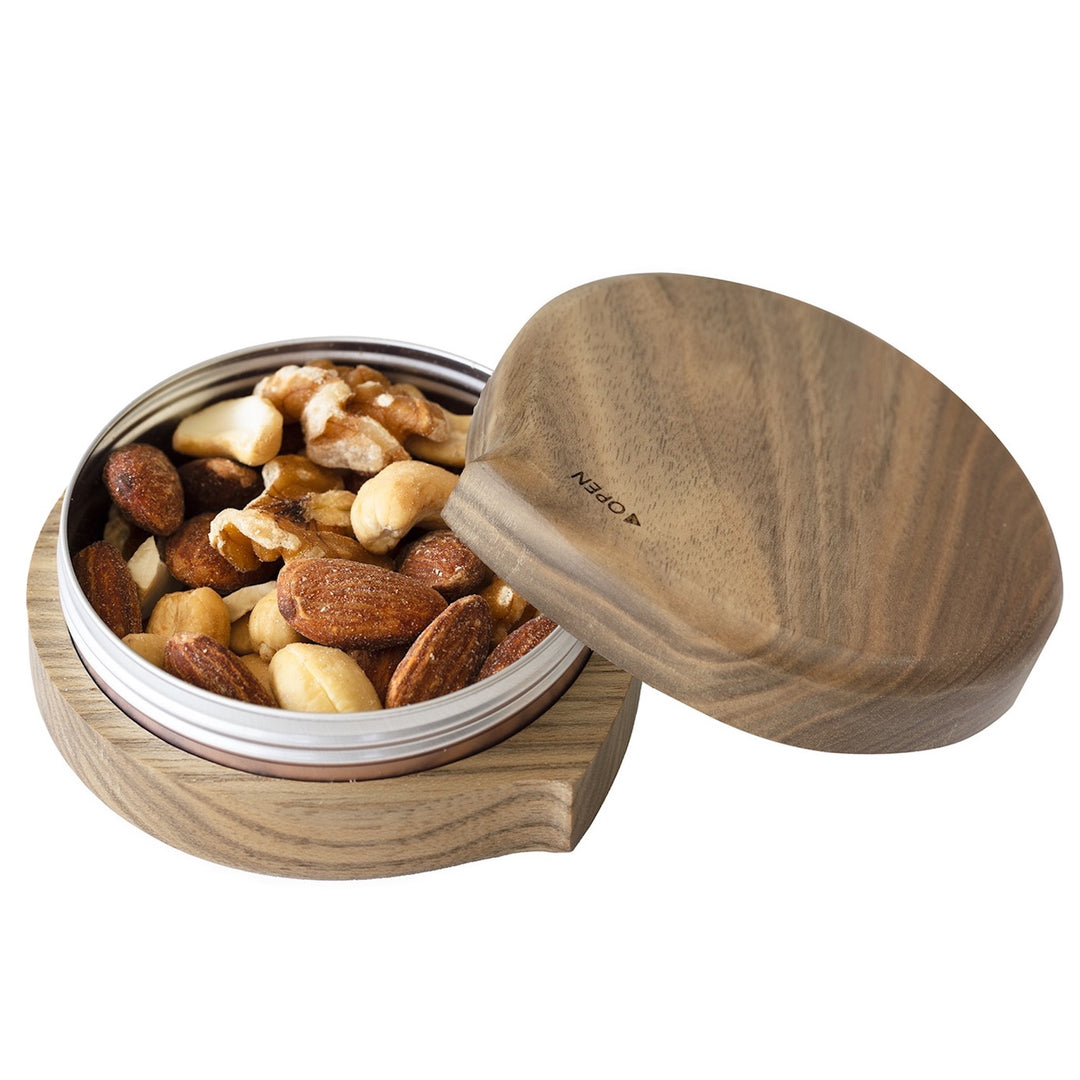 STORIO Nuts Case 無垢材の手触りが心地よい、開け閉めも楽しい携帯