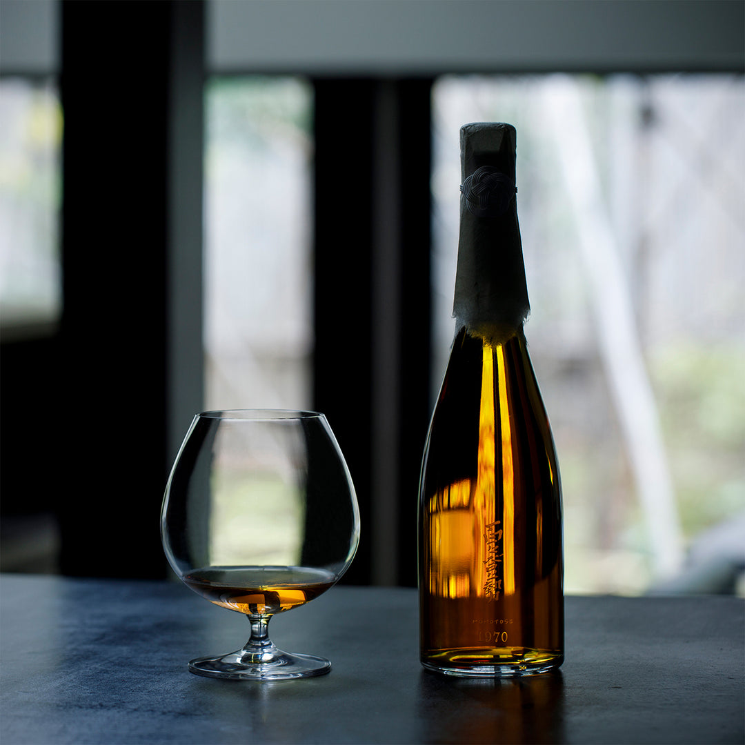 福光屋 50年熟成酒「百々登勢1970」日本酒の常識を覆す超長期熟成酒 – By Emotion