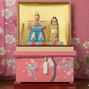 ひな人形用インテリア茶箱（飾る時）　Photo: Colin Mok