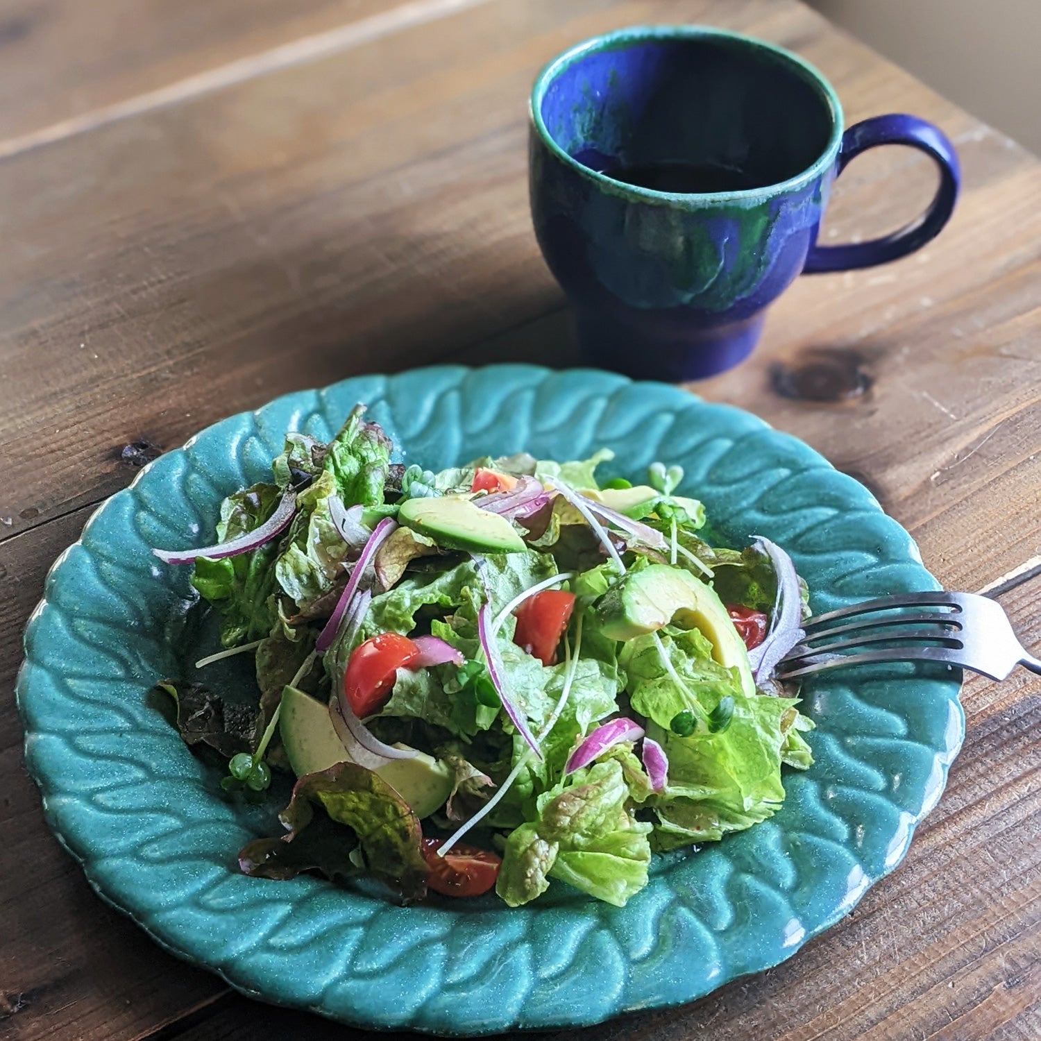 食卓が楽しくなる釉薬の表情とカラーリング